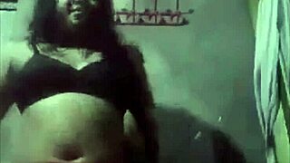 Sherni's Self-Shoot Video in Sexy Asian Lingerie