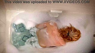 Annie Archer, hot pawg, showers steamy