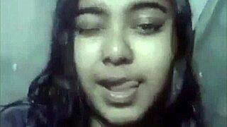 Sherni's Self-Shoot Video in Sexy Asian Lingerie