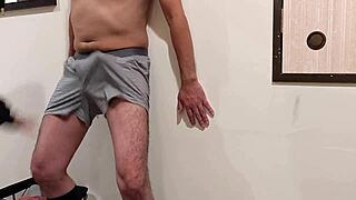 Sadistic Lady Punches M Guy's Cock?