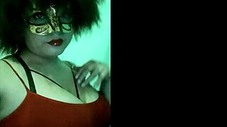 Amateur MILF showcases her natural figure in homemade video.