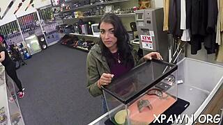 Amatørkuna forteller om fitteutforsking med balleslikking