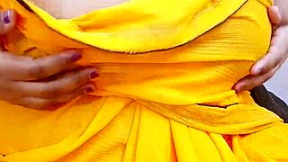 i'm from west bengal and this sexy bhabhi in saree is so hot