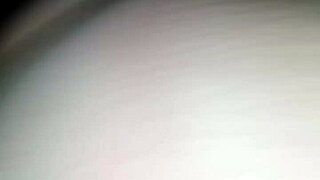 deepie83 fylder hendes røv helt ud