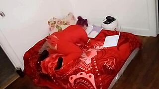 Kamora Rose works from home