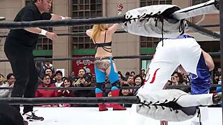 Intense Fight Between Douyu and Apple Miyuki in NTW 2013