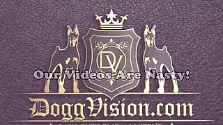 아내 맨몸 샤워 3P에서 괴물 자지로 강렬한 쾌감