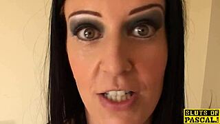 Chceš vidět britskou sub dominovanou ptákem?