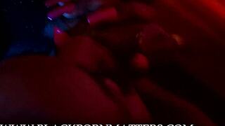 ebony beauty missmaryjanexxx shows off her big ass on twitter.