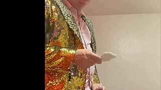 Milf gives blowjob during comedy