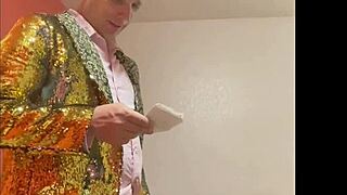 Milf gives blowjob during comedy