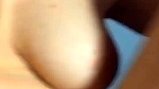 Vietnamese beauty nhẫn rose in intimate sex scene 😘