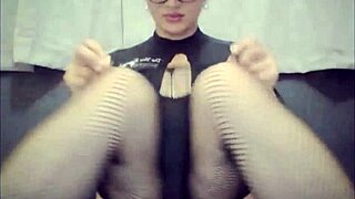 Shemale Babe Masturbates Cock To Orgasm