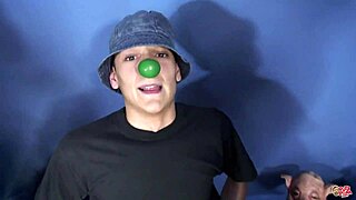 17명 사정으로 얼굴 뒤덮기 😏