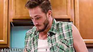 Дана Дирмонд поймана за дрочкой клитора! 😳