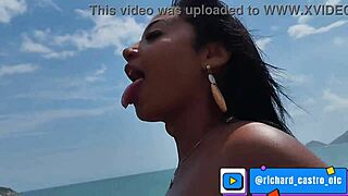 Novinha Safada Não Resistiu E Acabamos Fodendo Na Praia