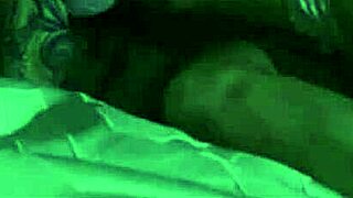 Milf-lesbisk leker med ung 18+ blond tenåring