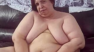 Coolmarina's hairy pussy gets vicious fucking!