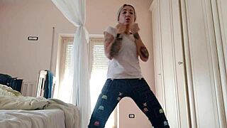 Sweaty and satisfied, my gym session in leggings got me all worked up.