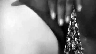 Rozhodila som sa pri pohľade na pičku svojej tety