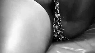 I got horny seeing my aunt's pussy