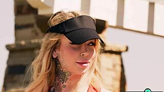 Latina transu Zariah Aura ja ts-lemppari Gracie Jane panoo blondi milfiä