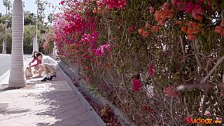 Knullar 18+ tjej Matty i doggystyle, rider hårt, cumshot närbild - 18videoz