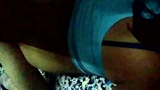 אוולין הזונה המקסיקנית משתפת בסיפור חייה היומי