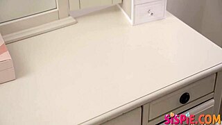 Stepsis and friend give first class blowjob