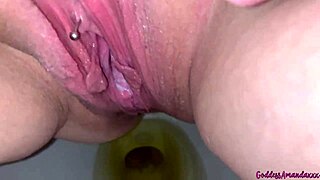 curvy milf giving hot pee from her body, feel the warmth