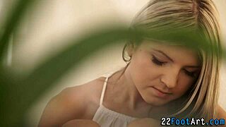 Petite Babes Feet Cumshot in Erotic Footjob Handjob