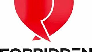 sexy teen fucks her busty step-mom 😏