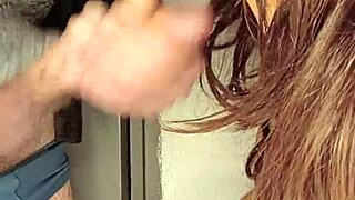 Rakastan miten tämä italialainen punapää ottaa ison kyrväni suuhunsa intohimoisesti