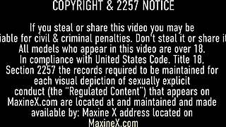 Cougar Maxine X Squirts In Shower