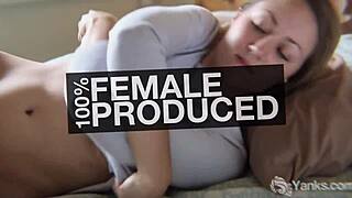 yanks honey kitty l masturbating pool shower climax