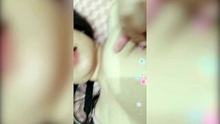 Vietnamese Webcam Girl Shows Pussy and Boobs in Chat