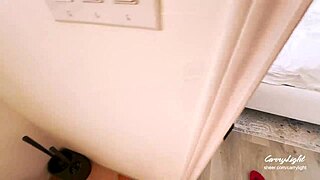 계모가 꽉 조인 보지 손가락질하다 걸리고, 남편 없는 동안 세게 박히다