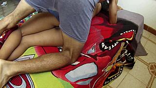 gostoza novinha sem camisinha toda gozada