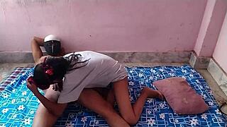 एक्स कॉलेज स्टूडेंट की क्लास के बाद गांड में उंगली डालकर चोदा