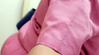 thickpaws got horny at work, masturbating her clit 😏