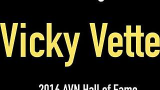 Vicky Vette Drills Her Pussy Outdoors