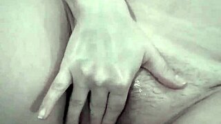 Masturbandose hasta el orgasmo, latina wife reaching climax