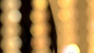 Girl from Bollywood shows her nude body