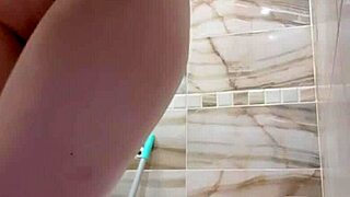 i closed bathroom door to cum hard