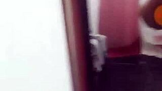 Morena dancing with her big ass.