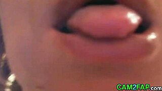 french amateur fingering herself on webcam