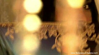 sensual dancer gets aroused at night, teasing with nude body 😏