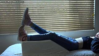 i luv kristys new sneakerz fetish, shes so petite n blonde wit dem close ups