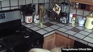 ฉัน Vicky Vette สาวบลอนด์นมโต อมควยใหญ่แข็งๆ แล้วแตกคาหี อุ๊ยสุดเสียวเลย!