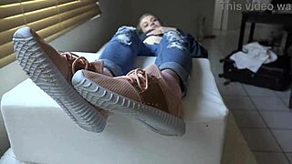 i luv kristys new sneakerz fetish, shes so petite n blonde wit dem close ups